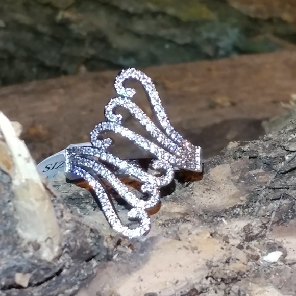 Woman's ring - Picture 6 of 8